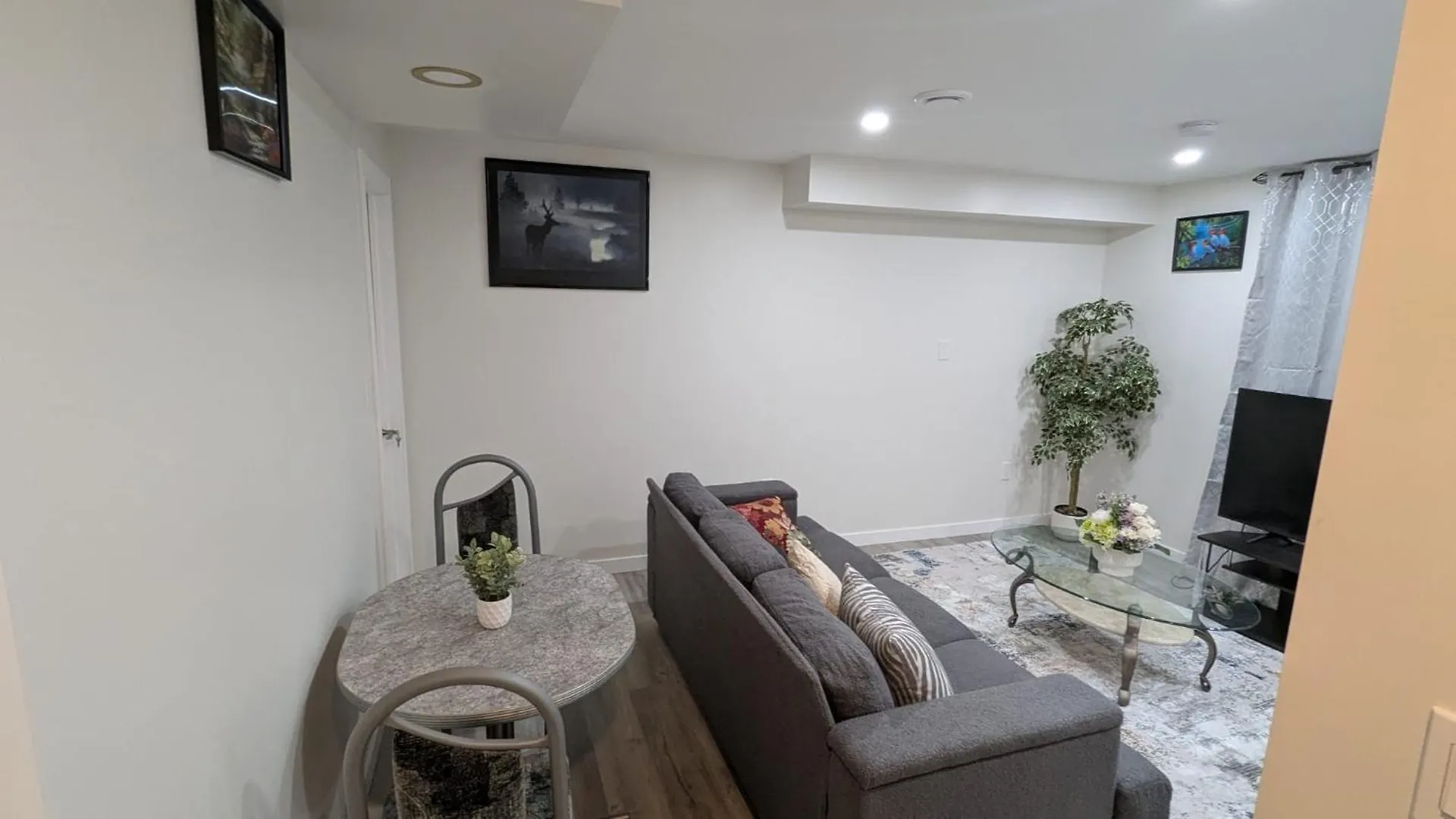 Furnished Basement With Seperate Entrance Hotel Winnipeg 0*,