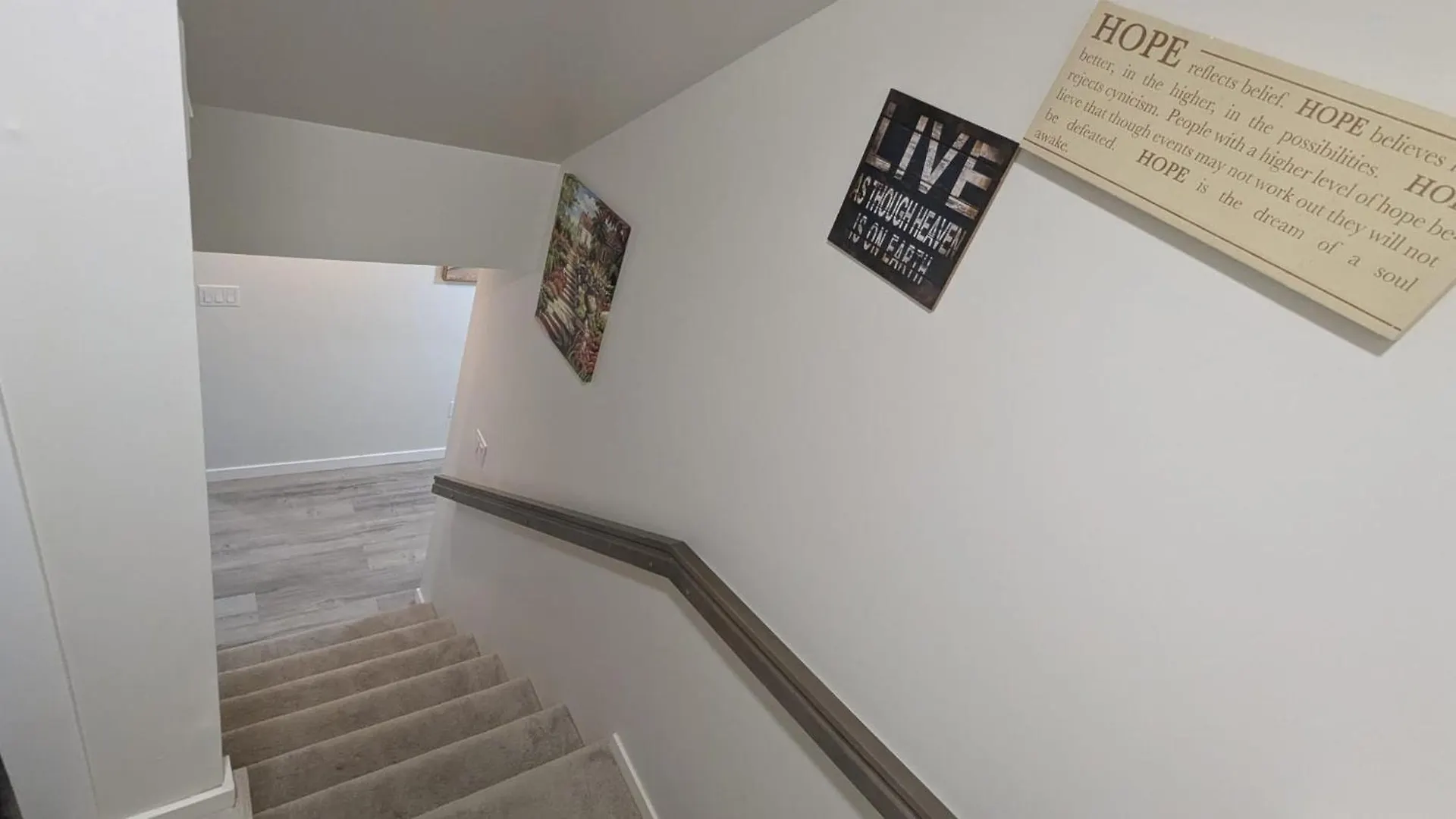 Guest house Furnished Basement With Seperate Entrance Hotel Winnipeg